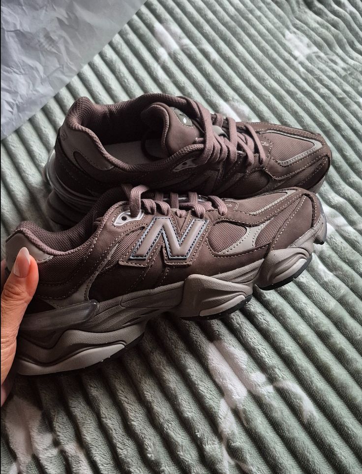 TENIS NEW BALANCE 9060 CAFE DAMA Y CABALLERO